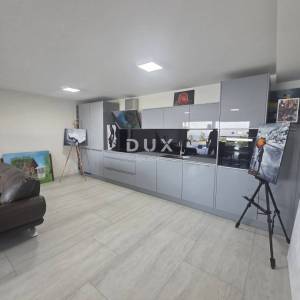 OPATIJA, IČIĆI, POLJANE- prekrasna moderna villa 400m2 s pogledom na more i bazenom + okoliš 1200m2