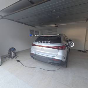 OPATIJA, IČIĆI, POLJANE- prekrasna moderna villa 400m2 s pogledom na more i bazenom + okoliš 1200m2
