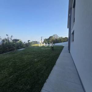 OPATIJA, IČIĆI, POLJANE- prekrasna moderna villa 400m2 s pogledom na more i bazenom + okoliš 1200m2