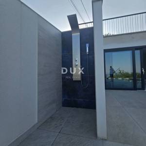 OPATIJA, IČIĆI, POLJANE- prekrasna moderna villa 400m2 s pogledom na more i bazenom + okoliš 1200m2