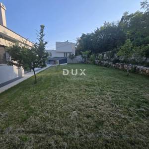 OPATIJA, IČIĆI, POLJANE- prekrasna moderna villa 400m2 s pogledom na more i bazenom + okoliš 1200m2