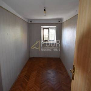 Opatija - Pobri, kuća s 2 stana, garaža, konoba, pogled na more