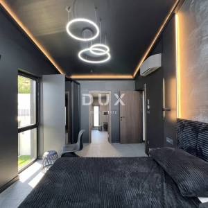 OPATIJA, SV. JELENA - villa 250m2 s panoramskim pogledom na more i bazenom + uređena okućnica 1200m2