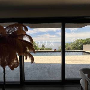 OPATIJA, SV. JELENA - villa 250m2 s panoramskim pogledom na more i bazenom + uređena okućnica 1200m2