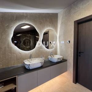 OPATIJA, SV. JELENA - villa 250m2 s panoramskim pogledom na more i bazenom + uređena okućnica 1200m2