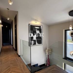 OPATIJA, SV. JELENA - villa 250m2 s panoramskim pogledom na more i bazenom + uređena okućnica 1200m2