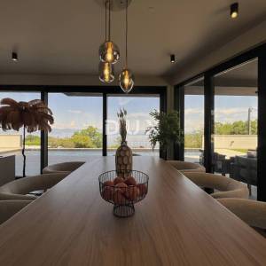 OPATIJA, SV. JELENA - villa 250m2 s panoramskim pogledom na more i bazenom + uređena okućnica 1200m2
