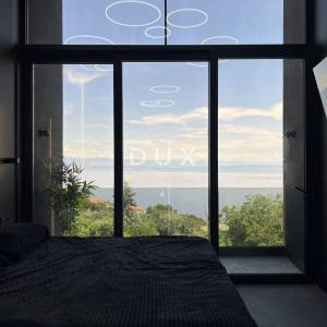 OPATIJA, SV. JELENA - villa 250m2 s panoramskim pogledom na more i bazenom + uređena okućnica 1200m2