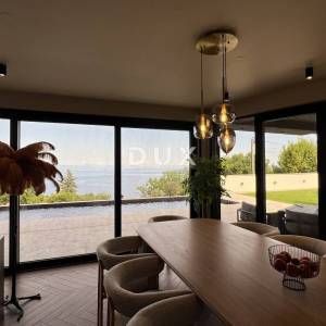 OPATIJA, SV. JELENA - villa 250m2 s panoramskim pogledom na more i bazenom + uređena okućnica 1200m2