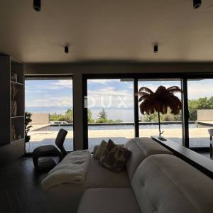 OPATIJA, SV. JELENA - villa 250m2 s panoramskim pogledom na more i bazenom + uređena okućnica 1200m2