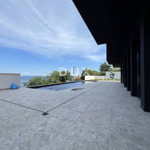 OPATIJA, SV. JELENA - villa 250m2 s panoramskim pogledom na more i bazenom + uređena okućnica 1200m2