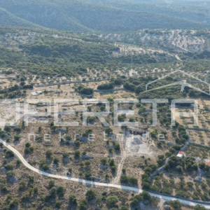 Otok Brač – 10.334 m² zemljišta, građevinska dozvola, pogled na more