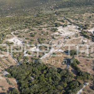 Otok Brač – 10.334 m² zemljišta, građevinska dozvola, pogled na more