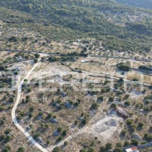 Otok Brač – 10.334 m² zemljišta, građevinska dozvola, pogled na more
