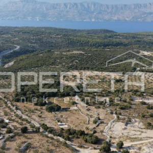 Otok Brač – 10.334 m² zemljišta, građevinska dozvola, pogled na more