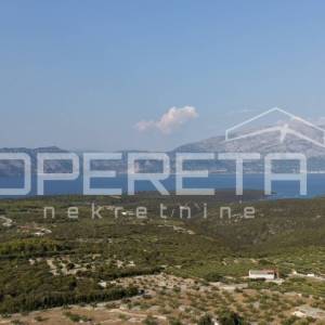 Otok Brač – 10.334 m² zemljišta, građevinska dozvola, pogled na more