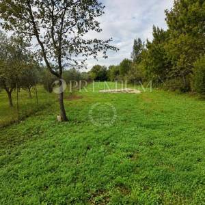 Otok Krk, poljoprivredno zemljište 1 km od mora! 