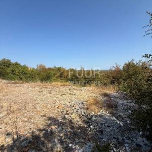 Otok Krk, Vrh, građevinsko zemljište s projektom - 2 kuće 