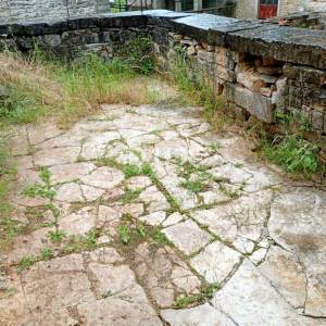 PAZIN,BERAM - Gospodarska zgrada 58m2 sa okućnicom