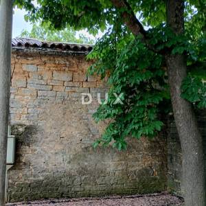 PAZIN,BERAM - Gospodarska zgrada 58m2 sa okućnicom