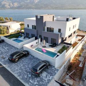 PENTHOUSE STAN S KROVNOM TERASOM, 1 RED DO MORA, VINJERAC - ZADAR