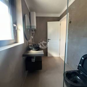PENTHOUSE STAN S KROVNOM TERASOM, 1 RED DO MORA, VINJERAC - ZADAR