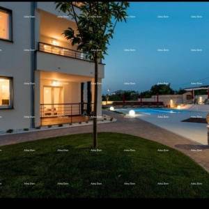 PEROJ – LIJEPO UREĐEN APARTMAN SA ZAJEDNIČKIM BAZENOM