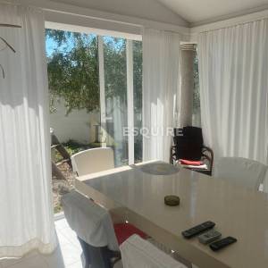 PETRČANE – Dvoetažni apartman s dodatnom jedinicom, jacuzzijem i uređenim vrtom od 176 m²!