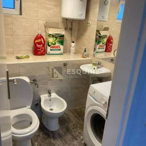 PETRČANE – Dvoetažni apartman s dodatnom jedinicom, jacuzzijem i uređenim vrtom od 176 m²!