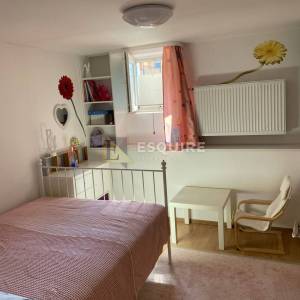 PETRČANE – Dvoetažni apartman s dodatnom jedinicom, jacuzzijem i uređenim vrtom od 176 m²!