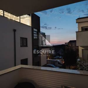 PETRČANE - Dvosoban stan za dugoročan najam od 1.10.  - 45m2