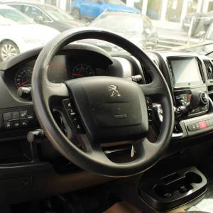 Peugeot Boxer 2.2 HDi L2H2 *3 SJEDALA*