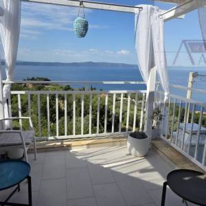 Podgora kompletno uređena kuća 132 m2 trajni pogled na more i otoke!