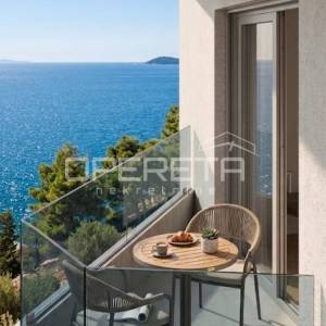 PODSTRANA – DVOSOBAN STAN S POGLEDOM NA MORE I SPLIT