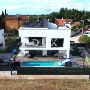 Poreč, Kosinožići, četverosobna vila, 510 m2, s bazenom