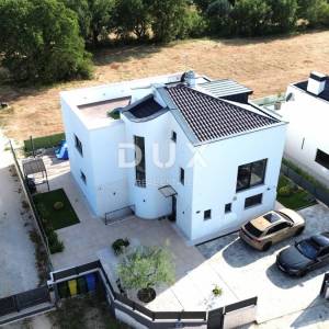 Poreč, Kosinožići, četverosobna vila, 510 m2, s bazenom