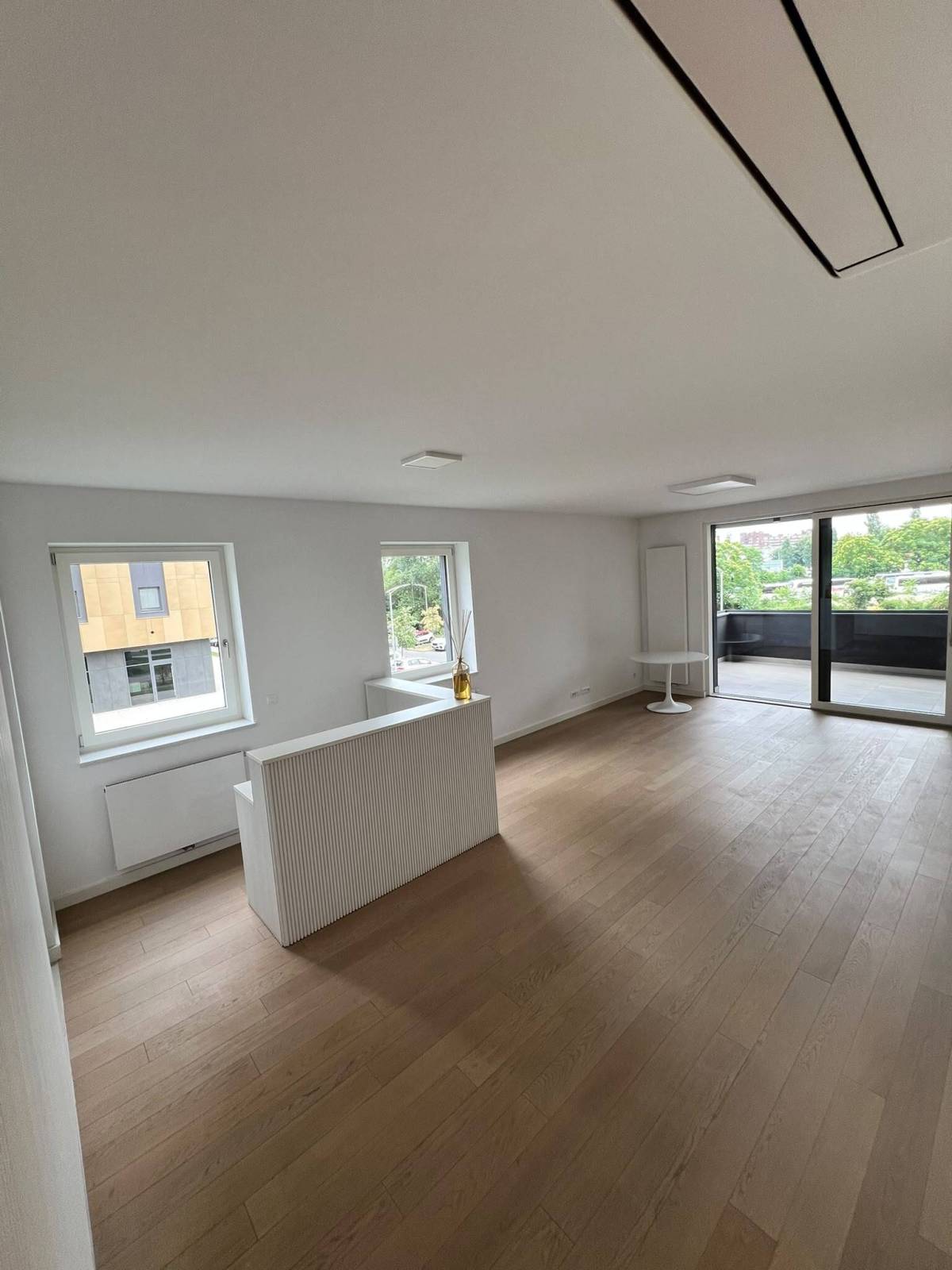 POSLOVNI PROSTOR 149 m² – DARWINOVA 4A, ZAGREB | RECEPCIJA | 4 GARAŽNA