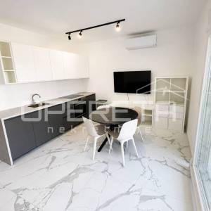 Poslovni prostor 33,94 m² s parkingom – Seget Donji