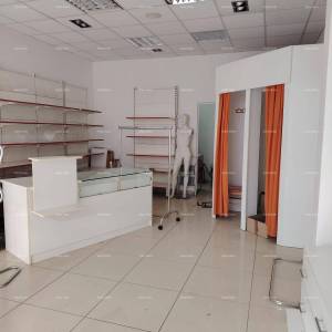 Poslovni prostor 55 m2, prizemlje, centar Pule