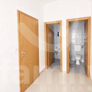 POSLOVNI PROSTOR 58m2 ZA NAJAM