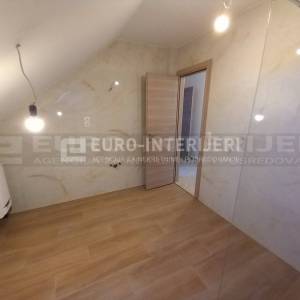Požega, novouređen četverosoban stan 83 m², blizina centra