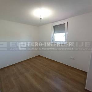 Požega, novouređen četverosoban stan 83 m², blizina centra