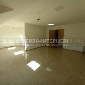 Požega, novouređen četverosoban stan 83 m², blizina centra