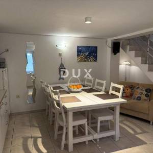 Primošten, Centar, trosobni stan 80m², 100m od mora 