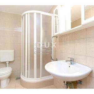 Primošten, Centar, trosobni stan 80m², 100m od mora 