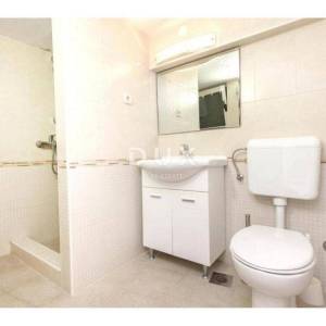 Primošten, Centar, trosobni stan 80m², 100m od mora 