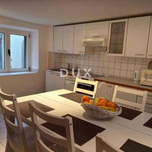 Primošten, Centar, trosobni stan 80m², 100m od mora 