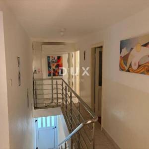 Primošten, Centar, trosobni stan 80m², 100m od mora 
