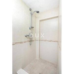 Primošten, Centar, trosobni stan 80m², 100m od mora 