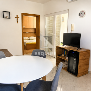 PRIVLAKA – BILOTINJAK, jednosoban namješten apartman 80 m od mora!!